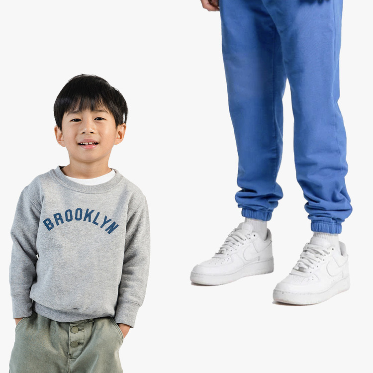 jongetje met broek en trui